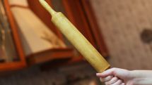 Убили скалкой и спрятали тело: двое братьев в Армении задержаны по подозрению в убийстве матери