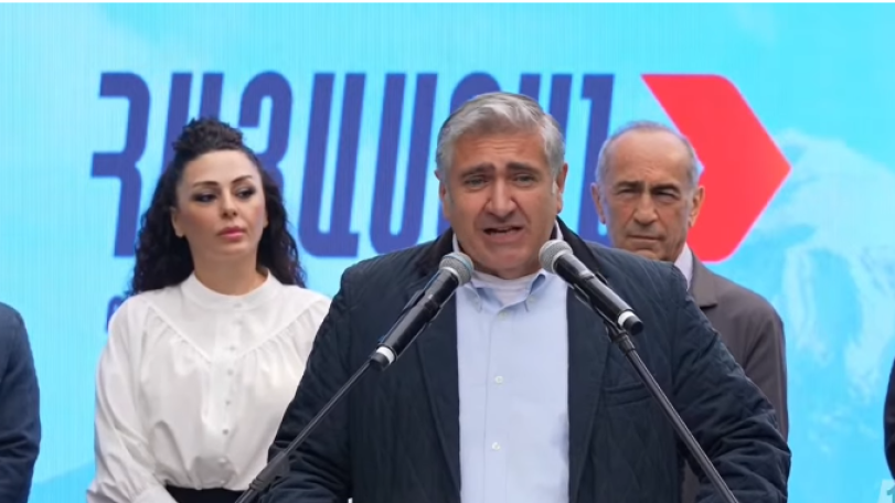 Արգիշտի թագավորը կասեր՝ էս ո՞ւմ էս երկիրը վստահեցիք, ար այսօր վեր է կենում՝ ասում. «մոռացեք անցյալը, պատմությունը, այնպիսի բան չացեք, որ թուրքերի դուրը չգա. Խաչատրյան