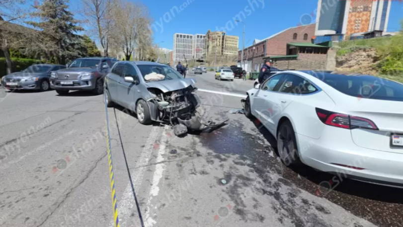«Հարսնաքար» ռեստորանի մոտ 3 ավտոմեքենաների մասնակցությամբ վթարի հետևանքով կա մեկ զոհ