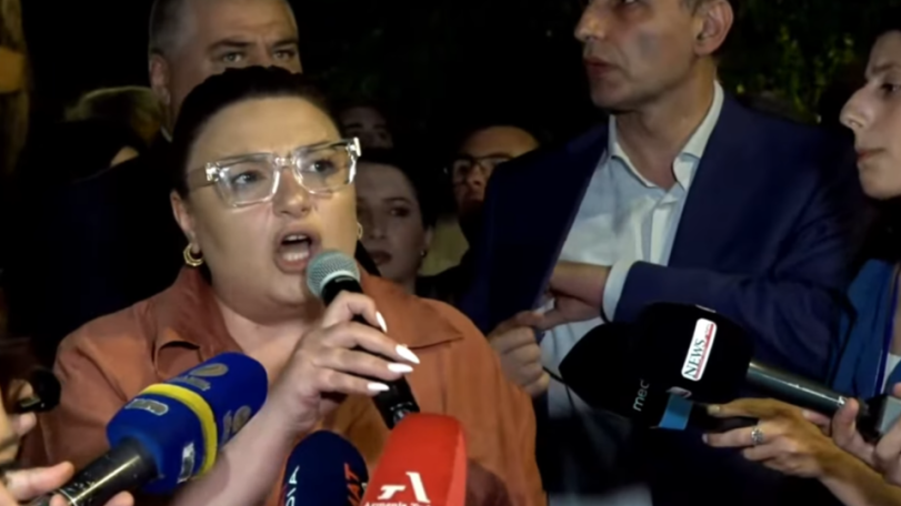 Նիկոլ, դավшճան, ամոթ, ամոթ. Վանկարկում ԿԸՀ-ի դիմաց