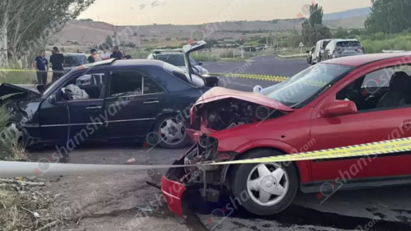 Խոշոր ավտովթար Արարատի մարզում․ 9 վիրավորներից 2-ը անչափահասներ են