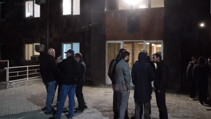 Քրեական դատարանի Ավանի նստավայրում մեկնարկում է «Իմնեմնիմի» փոդքասթի համահեղինակ Նարեկ Սամսոնյանի կալանքի դատական նիստը