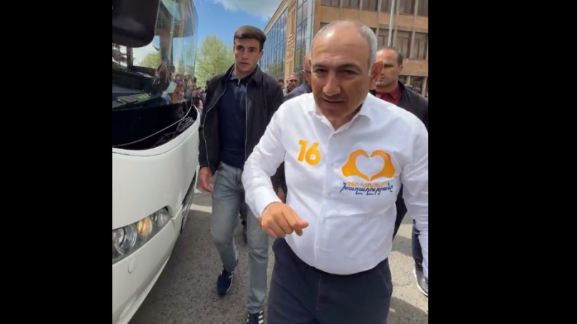 Պարոն Փաշինյան, մի հարցի պատասխանեք՝ Սևան քաղաքս աճուրդի տակ է՞.Կնոջ անպատասխան հարցը Նիկոլ Փաշինյանին