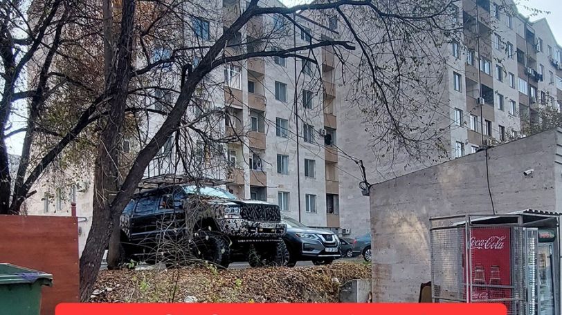 Քաղաքապետարանը մի կողմից «հերոսաբար» հեռացնումա «բուդկաները», մյուս կողմից էլ՝ «օրենքով» ծառերի գլուխը ուտելով, «բուդկի» տեղա վաճառում . Արթուր Չախոյան