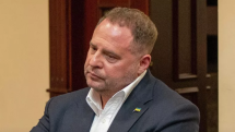 Суд Украины запретил экс-главе офиса Владимира Зеленского Андрею Ермаку общаться с астрологом