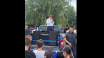 Երեխե՛ք, դուք էլի դասից փախե՞լ եք... Դուք լրիվ իմ հետևից եք ընկել. Փաշինյանի ընտրարշավին մեծաթիվ դպրոցականներ կան