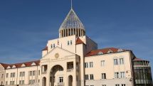 Արցախի Հանրապետության ԱԺ-ն խստորեն դատապարտում է Ադրբեջանի իշխանությունների կազմակերպած շինծու «դատավարությունները»