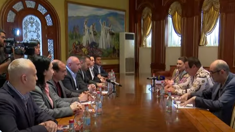 Գագիկ Ծառուկյանը հանդիպել է «Մայր Հայաստան» կուսակցության ղեկավար Անդրանիկ Թևանյանի և Երևանի ավագանու ընդդիմադիր խմբակցության անդամների հետ
