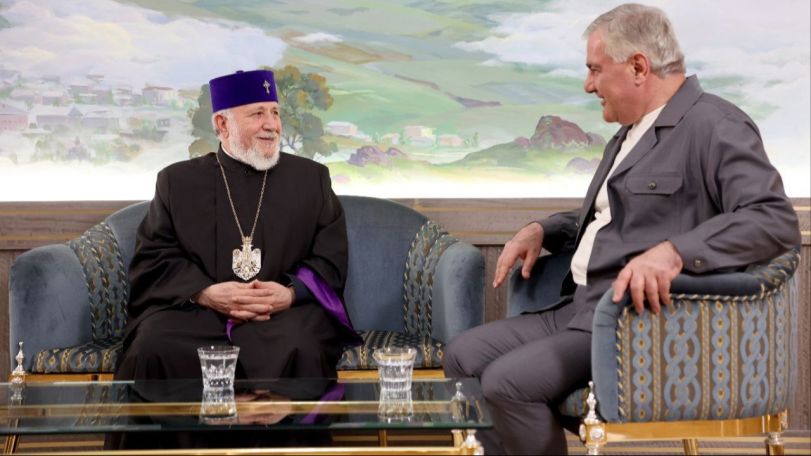 Նորին Սրբությունը մեծանուն հայորդուն բերեց Սուրբ Էջմիածնի օրհնությունը և բարեմաղթեց տոկունությամբ. Մայր Աթոռ