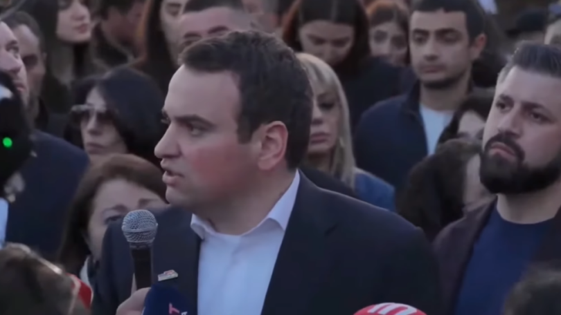 Փաշինյա՛ն, դու միակ երկիրն ես ներկայացնում Եվրոպայում, որ քո հիմնական ընդդիմադիր առաջնորդը տանից է քո հետ կռվելու. Նարեկ Կարապետյան