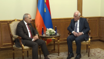 Նախընտրական արձակուրդ գնալուց առաջ Նիկոլ Փաշինյանը և Վահագն Խաչատուրյանը գովաբանել են միմյանց