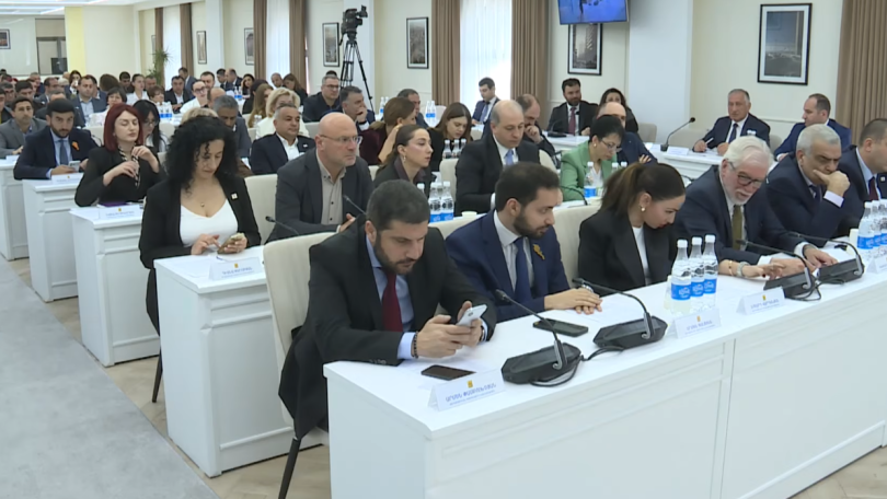 Երևանի ավագանու նիստի օրակարգի 51 նախագծից մնաց 38, իսկ հաջորդ նիստը նշանակվեց մայիսի 7-ի
