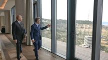 Վստահ ենք չէ՞ , որ Սամվել Կարապետյանի հետ սիրով կհանդիպի և կքննարկի, թե ինչպես են ծաղկեցնելու Հայաստանն ու Վրաստանը. Կարապետյան