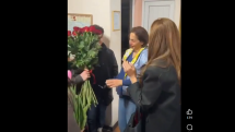 Одноклассники арестованного на 2 месяца Давида Минасяна пришли поздравить его маму – адвокат