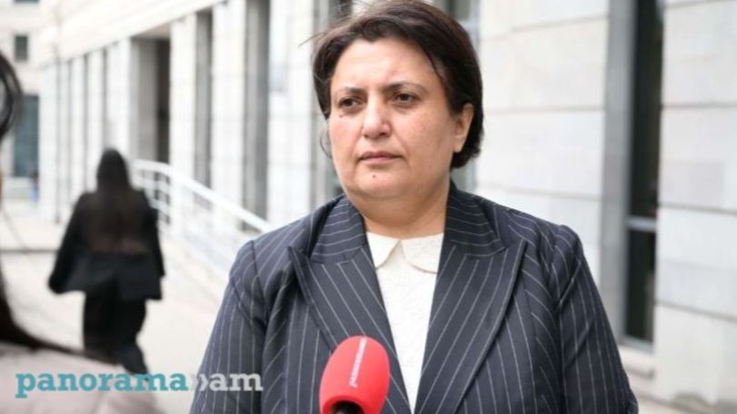 Դանիել Իոաննիսյանի մասով երկրորդ տարբերակը կոչվում է The Show Must Go On. Կարապետյանցը՝ Աննա Հակոբյանի ասուլիսի մասին