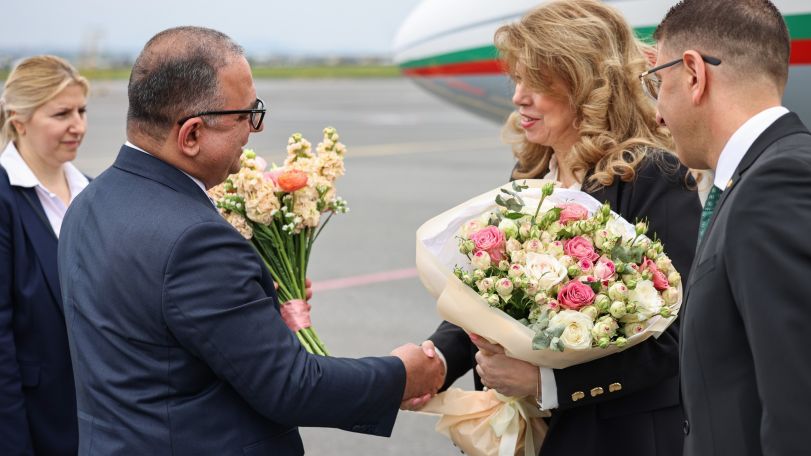 Հայաստան են ժամանել Բուլղարիայի նախագահը և Կանադայի վարչապետը