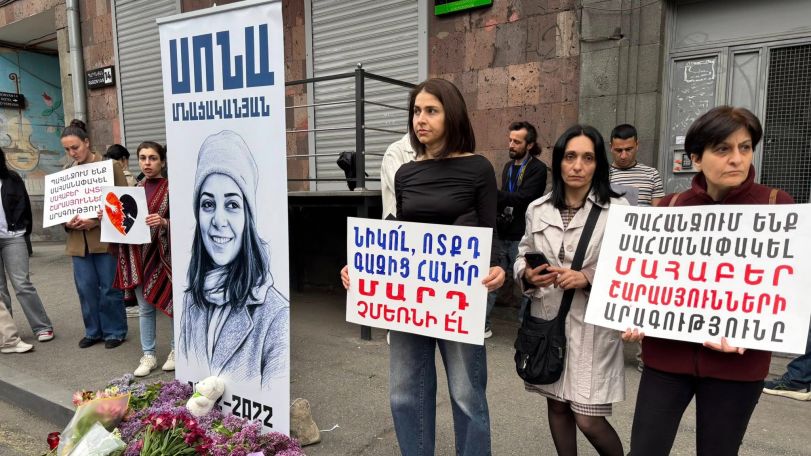 4 տարի առաջ այս օրը Նիկոլ Փաշինյանի շարասյան մեքենան սպшնեց Սոնա Մնացականյանին և իր չծնված երեխային