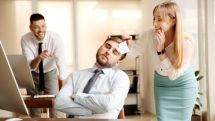 1 апреля: работодатель может уволить сотрудника за неуместные шутки