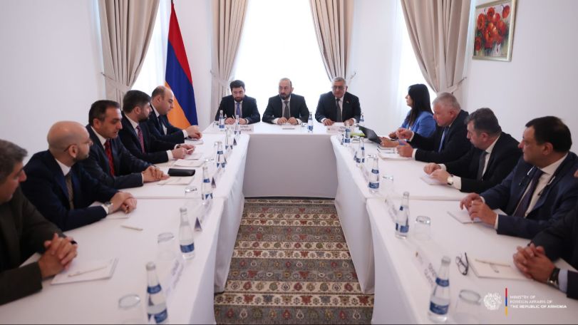Մասկատում Միրզոյանի ՀՀ դեսպանների հետ քննարկել է Մերձավոր Արևելքում ստեղծված իրավիճակը