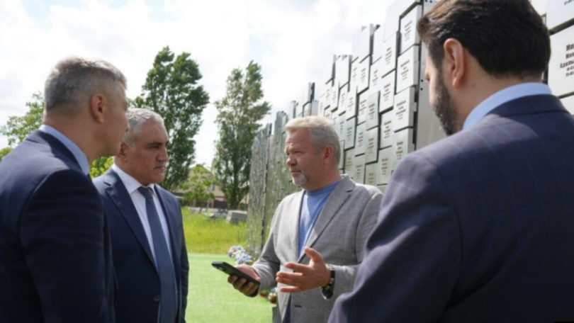 Զախարովան հայտարարել է, որ տեղեկություններ կհրապարակի Բուչա այցելած օտարերկրյա պաշտոնյաների մասին, որոնց թվում է Նոր Նորքի նախկին ղեկավարը
