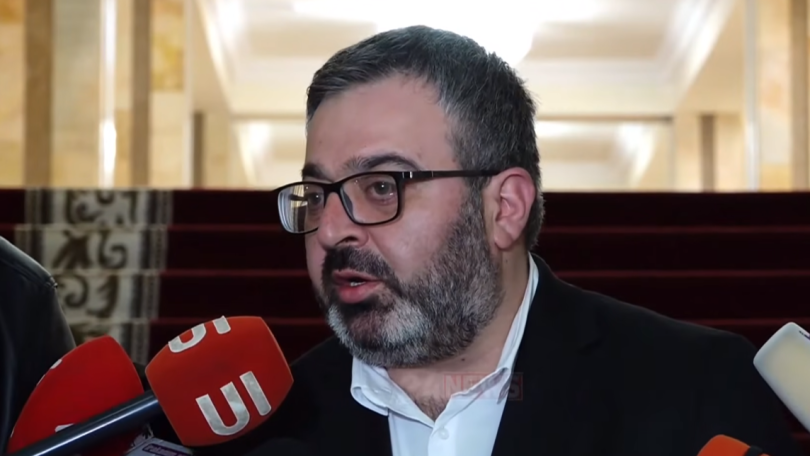 Տխմարագույն թեզ է, թե նախկին նախագահներն են հանձնել Արցախը. Գառնիկ Դանիելյանը՝ Ալեն Սիմոնյանին