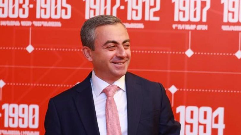 Իմ բացակայությունը նկատելի է, ձեր ներկայությունը՝ անտանելի. Իշխան Սաղաթելյան