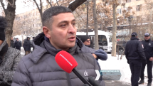 Իրեն քահանայի տեղ դրած կոչեր էր անում, բայց հավաքվածները սրտանց չէին իր հետ, էնքան որ բերման էին ենթարկվել. Մենուա Սողոմոնյան