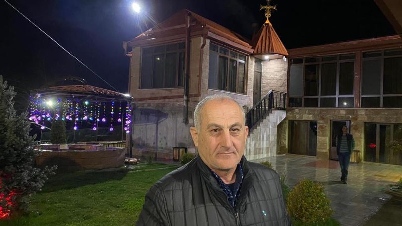 Խաբեբաներին կուրորեն հետևող անկիրթ դյուրահավատների ինքնամոռաց շքերթ. Սենոր Հասրաթյան