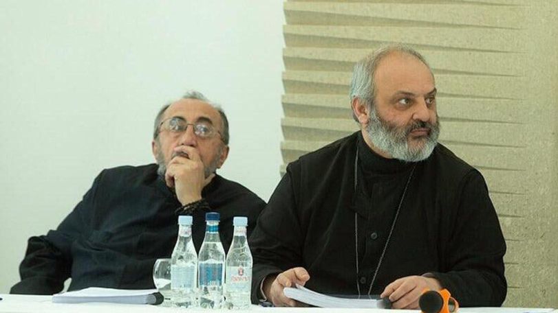 Սրբազանները իրենց մտահոգություններն էին հայտնում տիրադավների և օրվա իշխանության համատեղ գործողությունների առնչությամբ. Դանիելյան