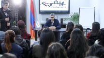 Հենց երիտասարդների ակտիվությունն ու նախաձեռնողականությունն են Հայաստանի ապագայի հենասյունը. Արթուր Վանեցյան
