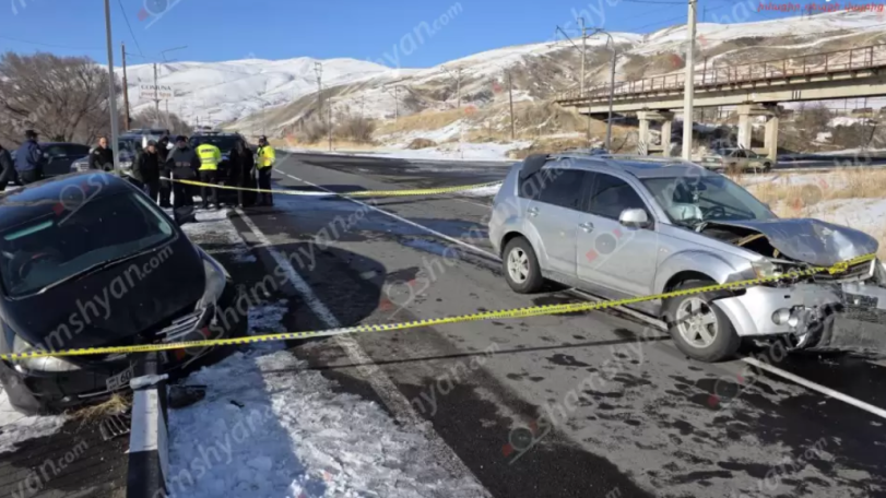 Խոշոր ավտովթար՝ «Mitsubishi Outlander»-ի և դի տեղափոխող «Mitsubishi Grandis»-ի մասնակցությամբ
