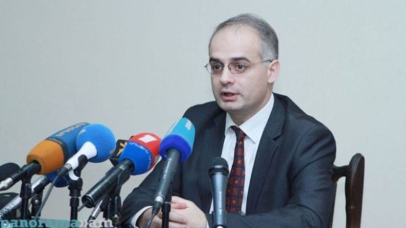 Հայ ժողովրդի փրկությունը այդ երկու կործանարար ծայրահեղությունների ճանկերից դուրս գալու մեջ է․ Զուրաբյան