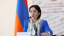 «Հեսա դասագիրք էլ չեն տպելու», «Անգրագիտության խորացում է տեղի ունենում տիկին». Ծնողներն արձագանքում են ԿԳՄՍ նախարարին
