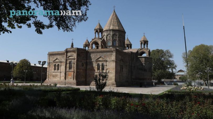 Տարեմուտի գիշերը հայոց բոլոր եկեղեցիներում կկատարվի նռնօրհնեքի արարողություն