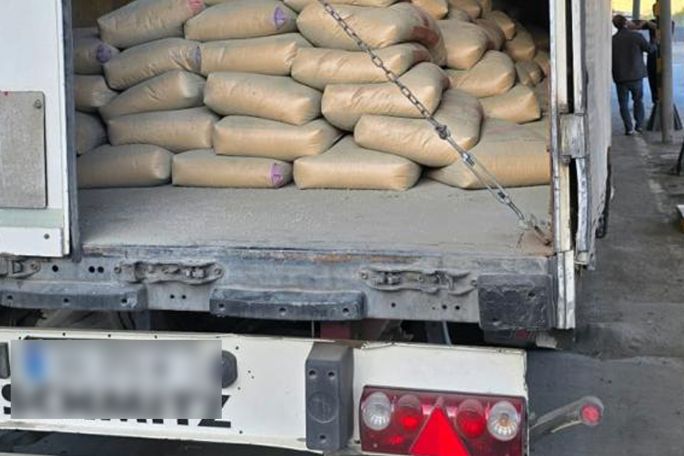 Customs officers seize 85kg of hashish at Armenia-Iran border checkpoint
