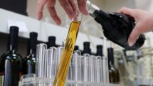 Российские производители: Несоответствие действующим стандартам выявлено в 85% образцов армянских коньяков