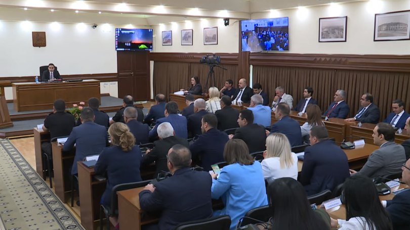 Ավինյանը հայտարարեց, թե աղբահանության դիմաց մինչ այս չվճարելու համար տուգանք չի լինելու, բայց ուղեվարձ չվճարելու դեպքում կլինի