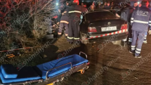 Բախվել են «JCB» տրակտորը և «BMW»-ն, վերջինիս վարորդին և ուղևորին ավտոմեքենայից հատուկ տեխնիկայով դուրս են բերել փրկարարները