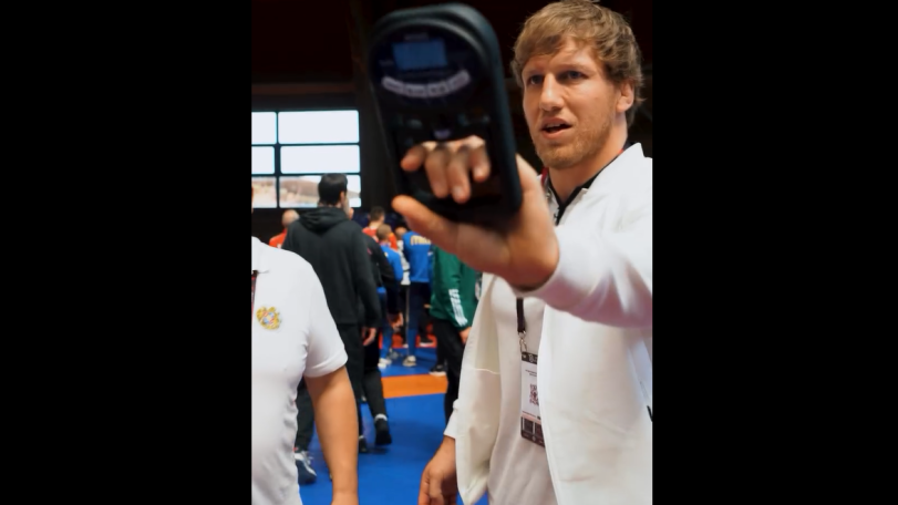 Artur Aleksanyan sets a world record