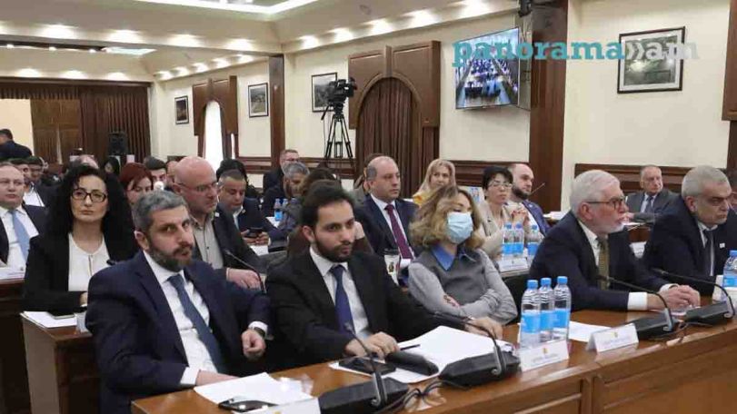 Անջատեցին Երևանի ավագանու նիստի հեռարձակումը, քանի որ քննարկվում էր տրանսպորտի ուղեվարձը նվազեցնելու ընդդիմության նախագիծը