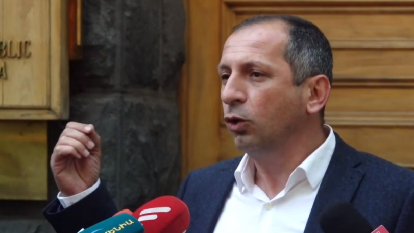 Բանկերի կողմից  քաղաքացուց հանիրավի գումարների պահանջը կոչվում է թալան. Քաղաքացիները բողոքում են ԿԲ-ի դիմաց
