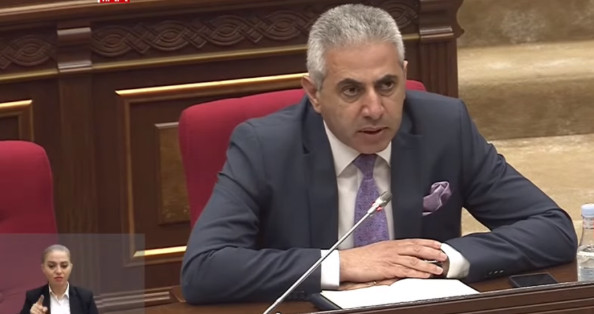 Դուք ճանապարհներ կառուցում եք Ադրբեջանին հանձնելո՞ւ, թե մեր համար. Էդգար Ղազարյանը՝ ՏԿԵ փոխնախարարին