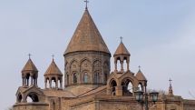Քահանաները հաստատում են` Հայ Առաքելական Եկեղեցու կողքին են