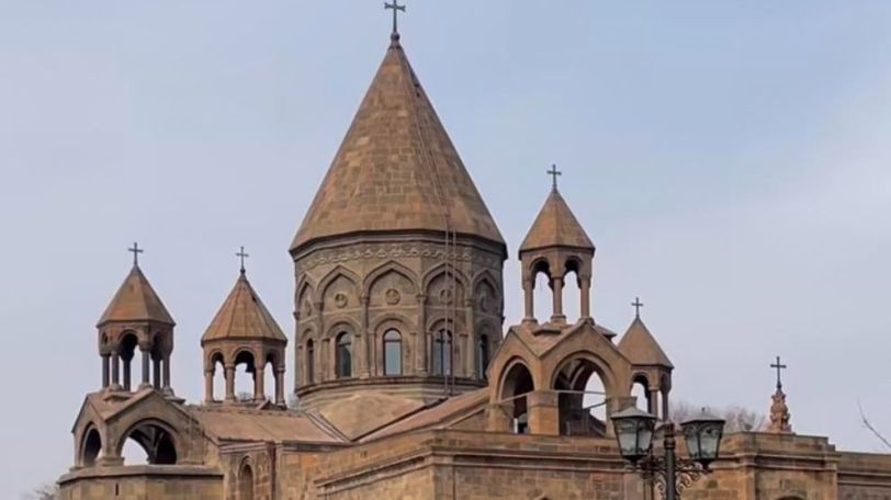 Քահանաները հաստատում են` Հայ Առաքելական Եկեղեցու կողքին են