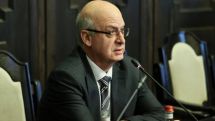 Բրյուսովի ռեկտորը գործում է՝ ասես գայլի երախում նստած լինենք՝ «տեսնեք՝ ոնց է մժեղներին կուլ տալիս». Բաց նամակ