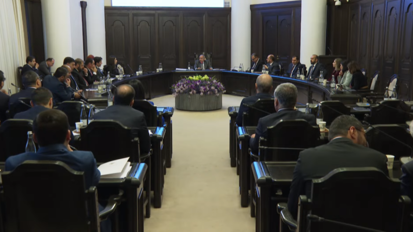 Համընդհանուր հայտարարագրումը դեռ ուժի մեջ չմտած կառավարությունը սկսել է շտկումներ անել կոնոակարգերում