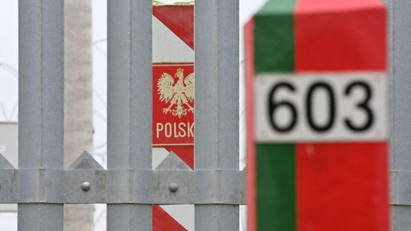 Poland urges citizens to 'immediately' leave Belarus
