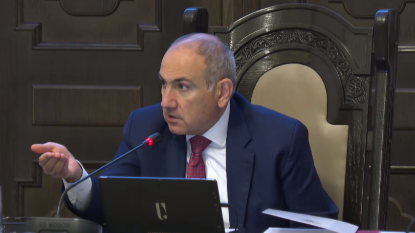 Մարդը հունվարի 3-ին կա՛մ շատ կերել է, կա՛մ շատ խմել ու բժշկի կարիք ունի՝ ի՞նչ է անելու. Փաշինյան