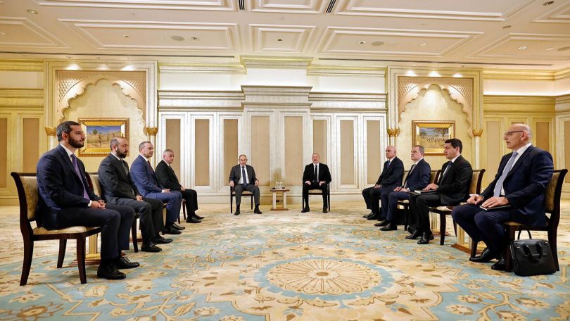 Ара Погосян: Вы отдаете проходящую через свою страну дорогу какой-то частной компании – и это, по-вашему, суверенитет?