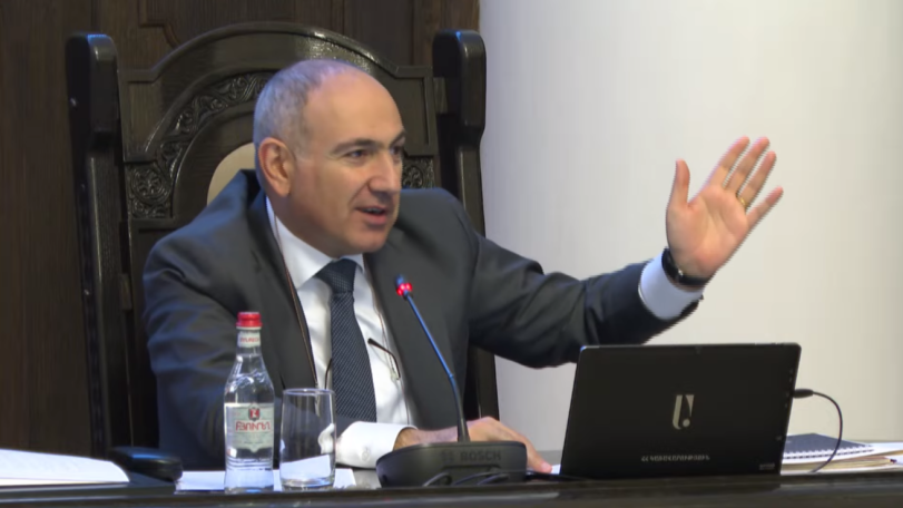 Չաղ ոստիկանը ո՞նց է վազելու հանցագործի հետևից.Նիկոլ Փաշինյան